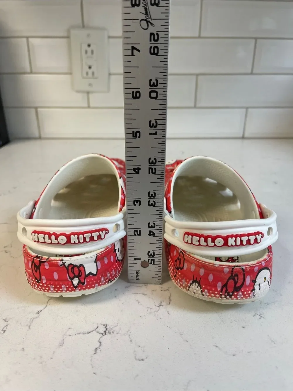 Crocs GIRLS - KID HELLO KITTY CLASSIC Size 3 Junior Hello Kitty X Crocs 210576